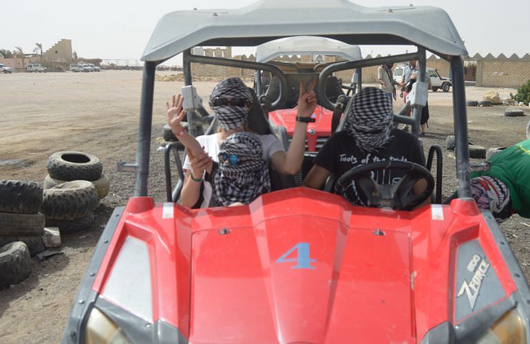 Private Buggy Tour in Soma Bay am Morgen mit Kamelreiten  