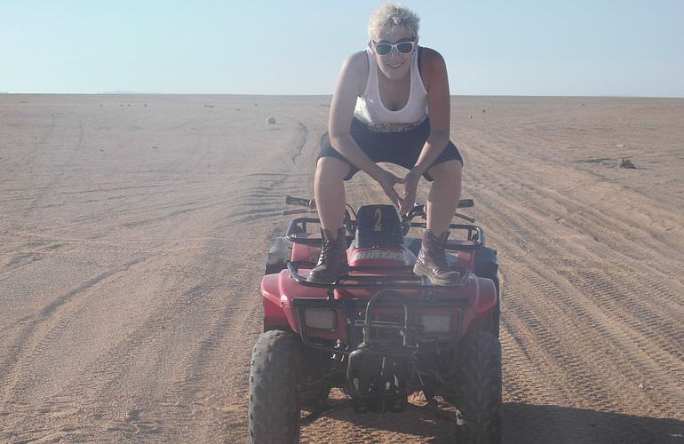 Privates Quad-Abenteuer am Strand bei Sonnenuntergang ab Soma Bay