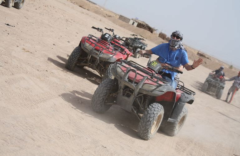 Quad Tour am Nachmittag durch die Wüste von Soma Bay